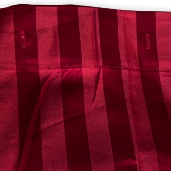 🌸4/$20🌸 Red drape/curtain panel - Picture 2 of 8